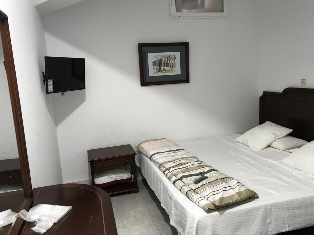 Hostal Lavapies Мадрид Екстер'єр фото