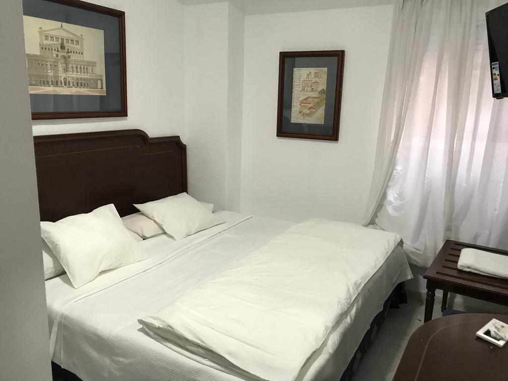 Hostal Lavapies Мадрид Екстер'єр фото