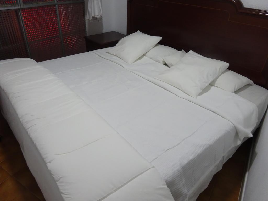 Hostal Lavapies Мадрид Номер фото