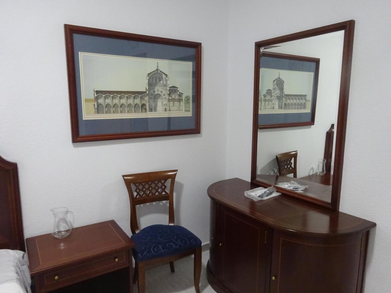 Hostal Lavapies Мадрид Екстер'єр фото